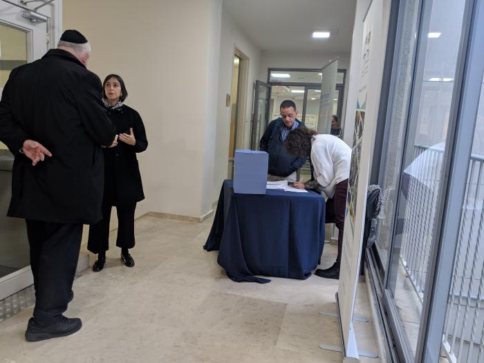 הגדל תמונה
